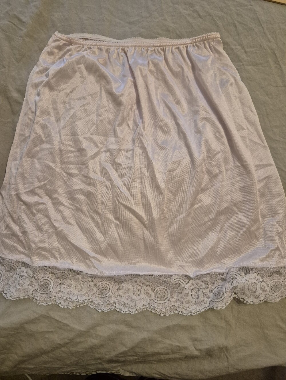 Ashley Taylor Brand Pale Pink Satin Half Slip with Lace Trim Size Medium